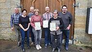 Ehrungen gab es beim Ha&szlig;bergverein (vordere Reihe von links): Michaela M&ouml;slein, Regine Ungar, Rosa Huppmann, (hintere Reihe von links): Heinz Fausten, Helmut Ungar, Dieter Schmitt, Christian Schmitt.