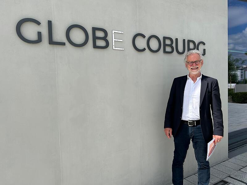 Globe Coburg Auch wenn das „E“ zurzeit fehlt: Interimsintendant Ulrich Peters freut sich auf seine erste Spielzeit im Globe, der Interimsspielstätte des Landestheaters Coburg.