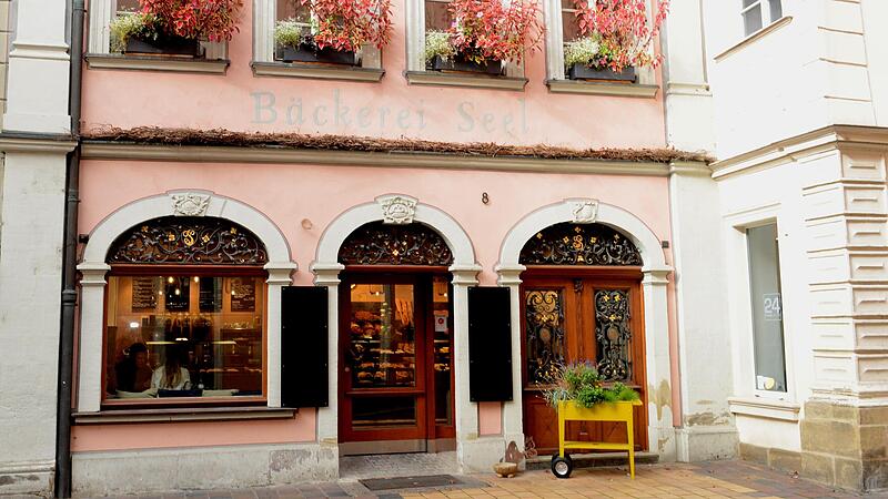 Die Traditionsbäckerei Seel ist in Bamberg nicht mehr nur für seine Hörnla, sondern mittlerweile auch für sein Rauchbierbrot bekannt. Die Traditionsbäckerei Seel ist in Bamberg nicht mehr nur für seine Hörnla, sondern mittlerweile auch für sein Rauchbierbrot bekannt.
