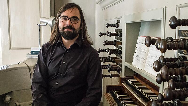 Treibende  Kraft bei der  geplanten Orgelsanierung ist der in Bayreuth lehrende Orgel-Professor Lucas Pohle, seit September 2021 k&uuml;nstlerischer Leiter der Lahmer Konzerte.