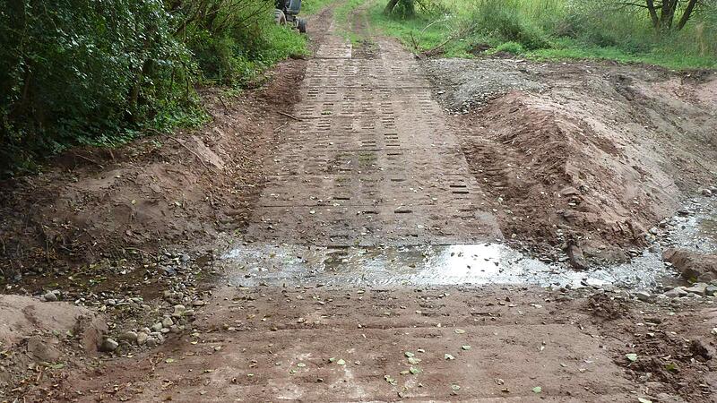 Im Naturschutzgebiet „Alte Meilschnitz&rdquo; wurde im Rahmen einer Bachrenaturierung die Verrohrung des Fließgewässers zurückgebaut. Stattdessen wurde eine Furt in den ehemaligen Kolonnenweg der DDR-Grenztruppen eingesenkt.