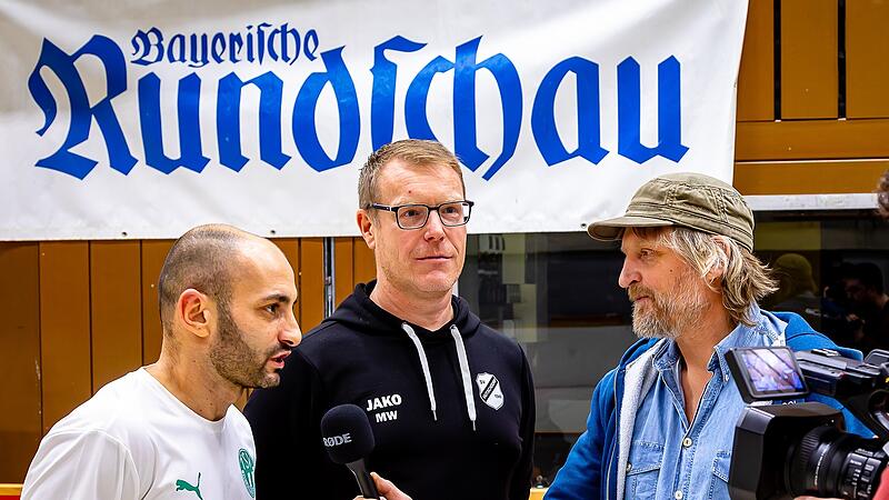 Anton Makarenko (li.) und Michael Werzer (Mitte) im Interview mit Sportredakteur Christian Schuberth.
