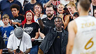 Dennis Schr&ouml;der, hier beim Braunschweiger Gastspiel in Bamberg im September 2024 als Unterst&uuml;tzer seiner L&ouml;wen, wird am 6. Juli das DBB-Team aufs Parkett der Brose-Arena f&uuml;hren.