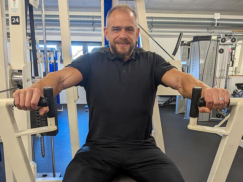 Der neue Deutsche Meister Thorsten Wehrsdorfer trainiert täglich selbst in seinem eigenen Fitness-Studio in Weismain.