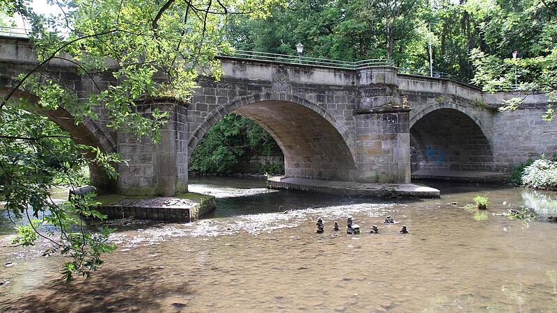 Die vielleicht sch&ouml;nste Itz-Stelle im Bereich der Coburger Innenstadt: Hier, an der Judenbr&uuml;cke, haben die Planer unter anderem einen Wasser-Aktiv-Spielplatz vorgeschlagen. Auch k&ouml;nnte eine M&ouml;glichkeit geschaffen werden, auf Steinen am Wasser zu s...