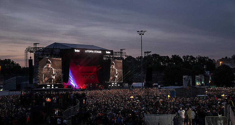 Die Ärzte als Headliner bei Rock im Park 2024: Ein Lichtermeer für Rod vor der Utopia-Stage