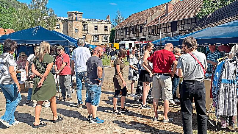 Das erste Schlossfest in Ebelsbach zog viele G&auml;ste an.G&uuml;nther Geiling