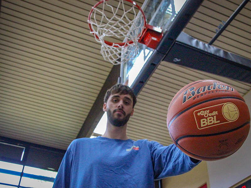 Finn Döntgens ist mit 2,10 Metern der zweitgrößte Spieler der Bamberg Baskets.