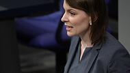 Abgeordnete Emmi Zeulner bei einer Rede im Bundestag