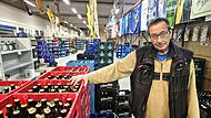 Im Aquatron Getränkemarkt in Bamberg hat Inhaber Achim Neukel eine üppige Bierauswahl. Im Aquatron Getränkemarkt in Bamberg hat Inhaber Achim Neukel eine üppige Bierauswahl.