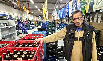 Im Aquatron Getr&auml;nkemarkt in Bamberg hat Inhaber Achim Neukel eine &uuml;ppige Bierauswahl.