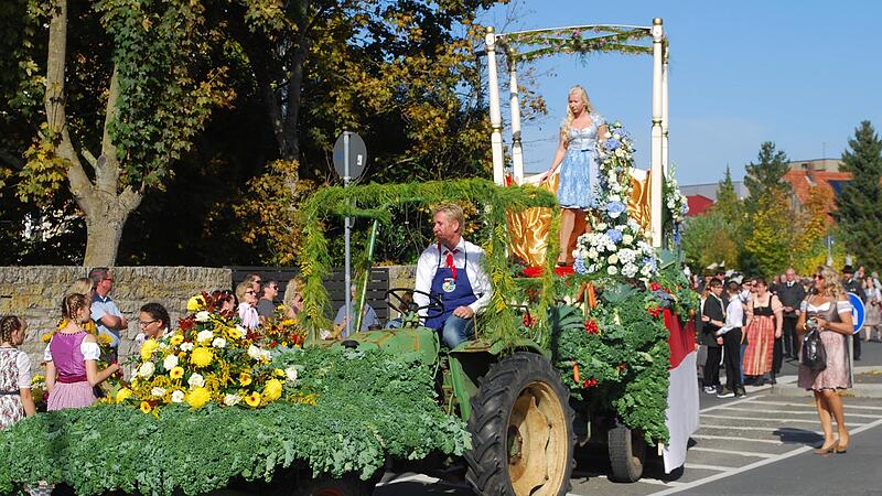 Celine Lang wird als G&auml;rtnerk&ouml;nigin mit der l&auml;ngsten Amtszeit in die Geschichte der Etwash&auml;user Kirchweih eingehen.