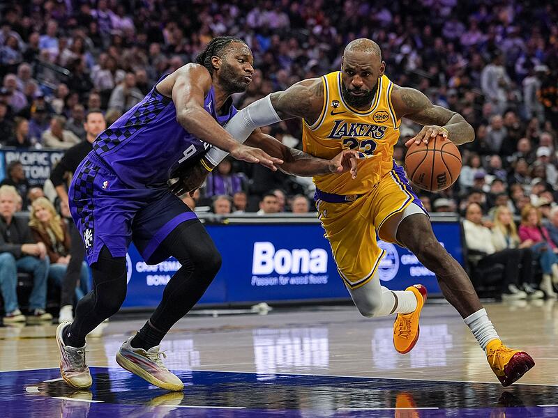 Sacramento Kings - Los Angeles Lakers Sacramento Kings - Los Angeles Lakers