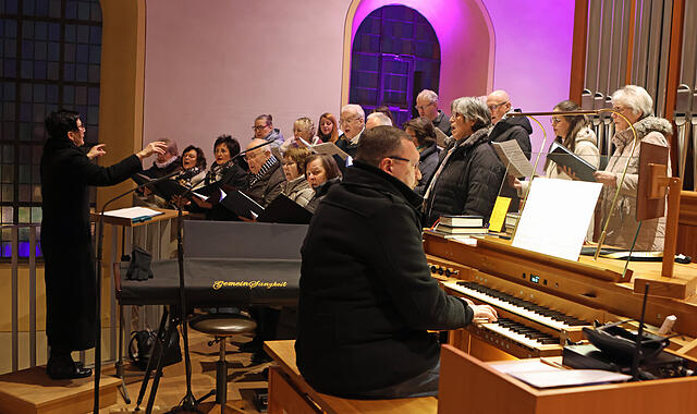 20 Jahre Rieger Orgel Vor 20 Jahren ist die Rieger-Orgel angeschafft und von Regionaldekan Günter Hübner geweiht worden.