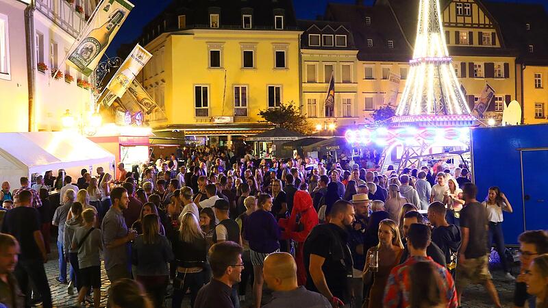 Am Marktplatz wird wieder gefeiert (Bild) – am Weißen Turm in diesem Jahr womöglich nicht.
