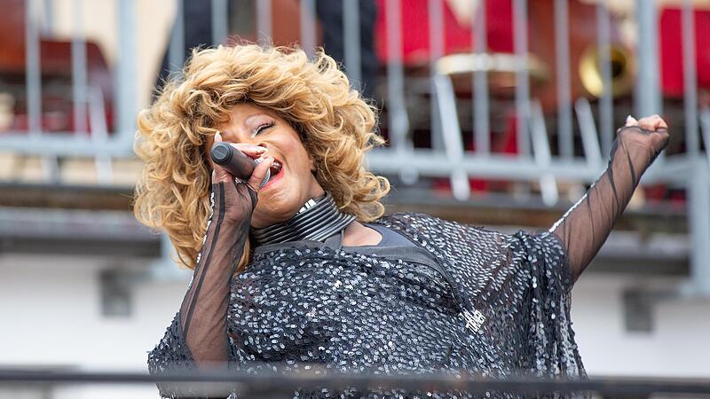 Mit der „Live Tina Turner Show“ begeisterte Pamela O’Neal die zahlreichen Besucher.