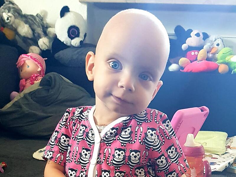 Die kleine Melina Schneider ist trotz ihrer Erkrankungen ein lebensfrohes Mädchen.
