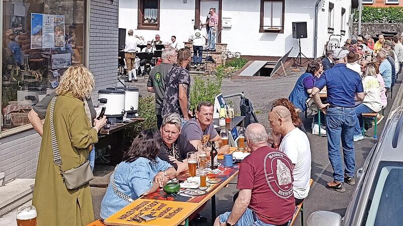 Zahlreiche G&auml;ste waren seit dem Vormittag vor Ort.