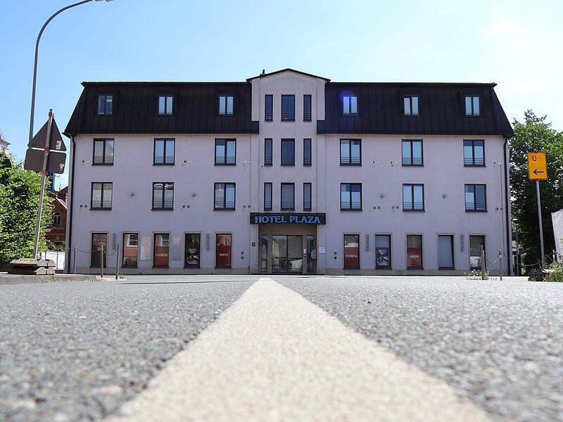 Das Forchheimer Hotel Plaza befindet sich in der N&uuml;rnberger Stra&szlig;e. Bald wird es wiederer&ouml;ffnet.