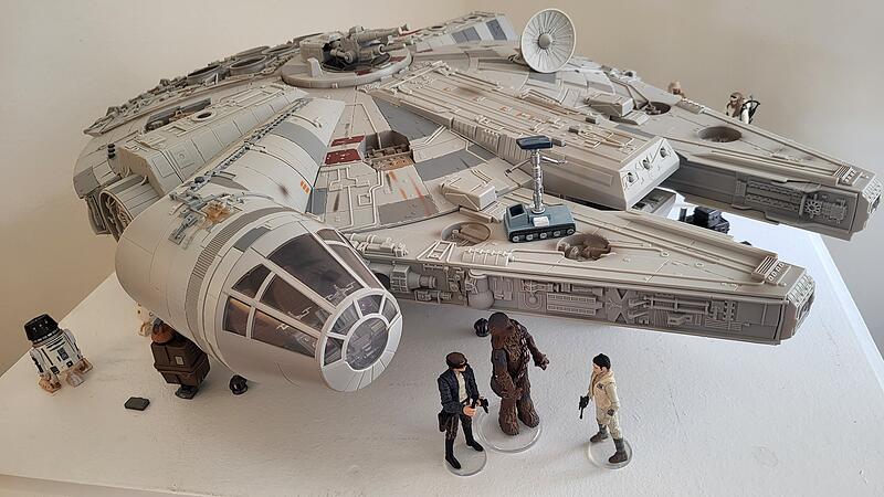 Darf nicht fehlen: der Millennium Falke