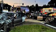 Drei Schwerverletzte und  ein Schaden von   über 70 000 Euro waren die Bilanz des schweren Verkehrsunfalls, der sich am Dienstag an der Kreuzung ereignet hat. Foto: Werner Reißaus