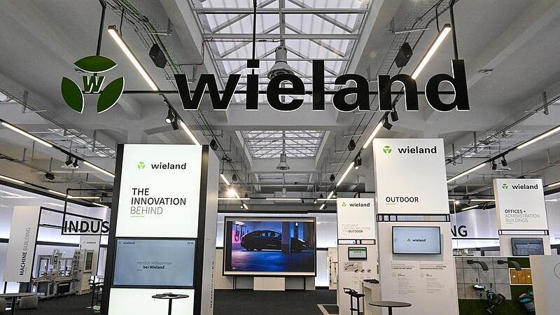 Wieland Electric in Bamberg gilt als Weltmarkführer der elektrischen Installationstechnik - doch nun müssen dringend Personalkosten eingespart werden. Wieland Electric in Bamberg gilt als Weltmarkführer der elektrischen Installationstechnik - doch nun müssen dringend Personalkosten eingespart werden.