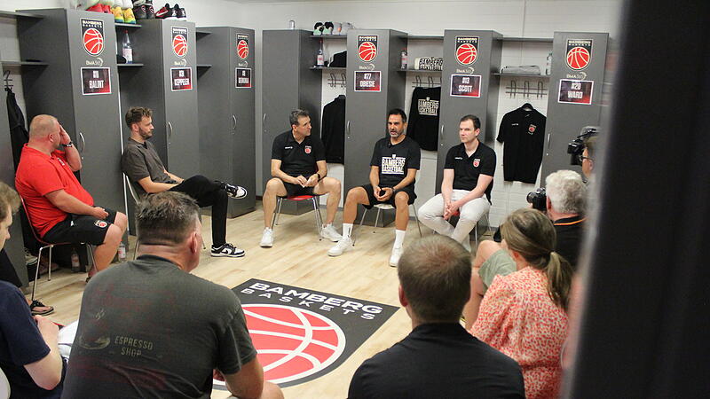 Auch Geschäftsführer Philipp Höhne stand beim Locker Room Talk der Bamberg Baskets Rede und Antwort. Auch Geschäftsführer Philipp Höhne stand beim Locker Room Talk der Bamberg Baskets Rede und Antwort.