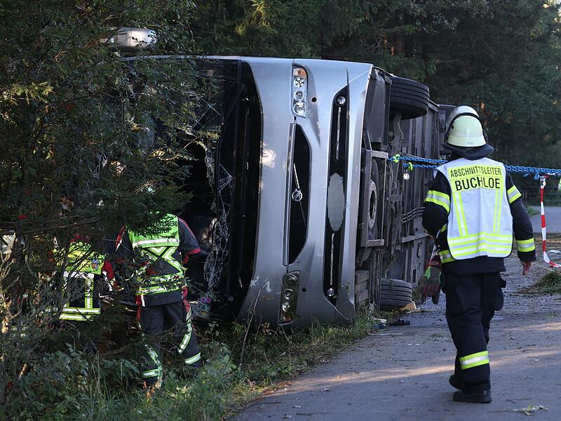 Schwerer Busunfall auf der A96 - Tote und Verletzte