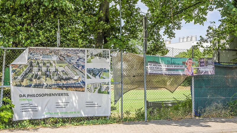 Das Werbeplakat h&auml;ngt schon l&auml;nger am Zaun rund um das ehemalige Jahngel&auml;nde &ndash; getan hat sich bisher nichts.Forchheim & Fr&auml;nkische Schweiz