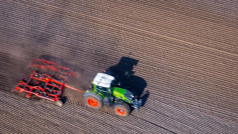 Frühjahrsarbeiten in der Landwirtschaft Frühjahrsarbeiten in der Landwirtschaft