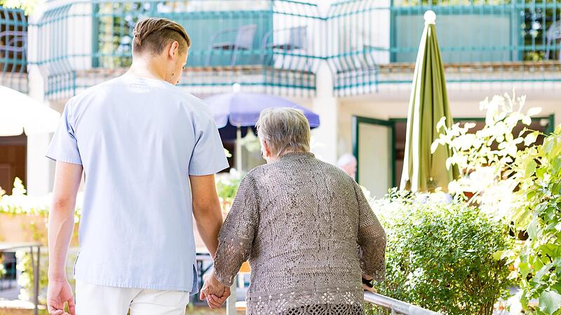 Die Eigenanteile f&uuml;r Pflegeheime sind bereits so hoch, dass immer mehr Bewohner Sozialhilfe ben&ouml;tigen &ndash; auch in Bamberg. Nun steht die n&auml;chste Erh&ouml;hung an.