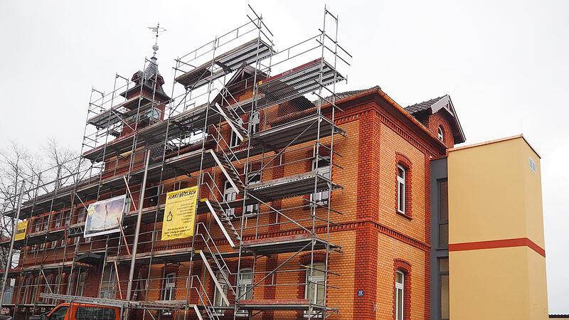 Mitte Dezember wird die Verwaltung der Gemeinde Dörfles-Esbach vom neu gebauten Bürgerhaus zurück ins sanierte Rathaus ziehen.