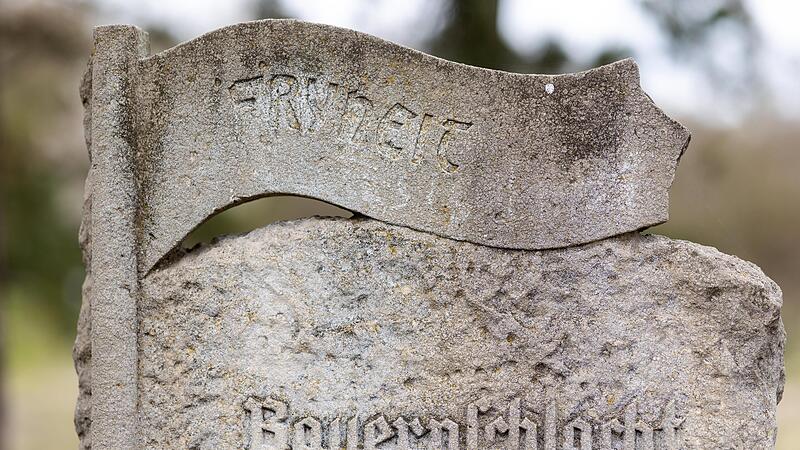 Ein Gedenkstein in Th&uuml;ringen erinnert an die Bauernaufst&auml;nde vor 500 Jahren.