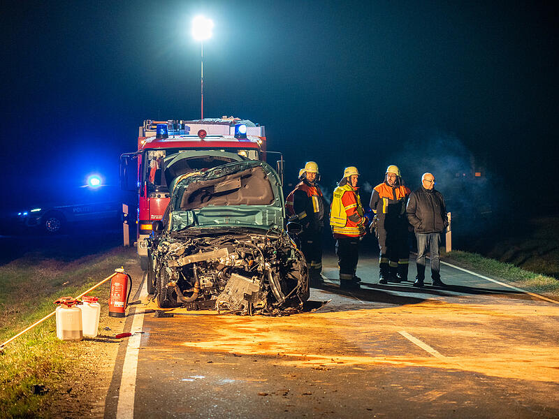 Folgenschwerer Frontalcrash fordert zwei SchwerverletzteFrontalcrash Kleinsendelbach