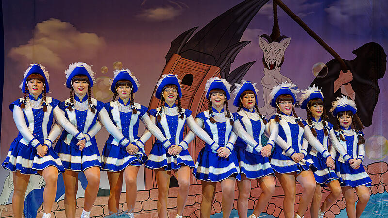 Die Heinrich‑Lades‑Halle in Erlangen war nahezu ausverkauft, als die Brucker Ga&szlig;henker ihre Faschingsgala feierten.