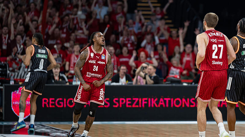 Raus mit der Freude: Cobe Williams feiert einen Korb.