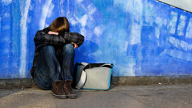 Junge weint, weil er gemobbt wird