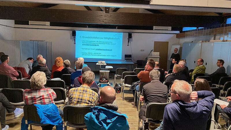 Knapp 30 Interessierte sind zu dem Informationsabend über Bürger-Energiegenossenschaften der Stadtwerke Bad Kissingen gekommen. Knapp 30 Interessierte sind zu dem Informationsabend über Bürger-Energiegenossenschaften der Stadtwerke Bad Kissingen gekommen.