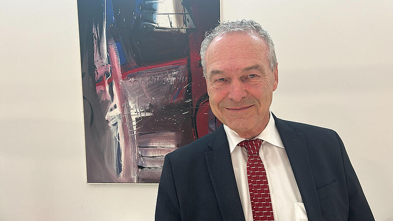 Frank Rebhan, der seit 1995 Oberbürgermeister von Neustadt bei Coburg ist, wird auch bei der Wahl im März 2026 noch einmal antreten. Das hat er am Freitag mitgeteilt.