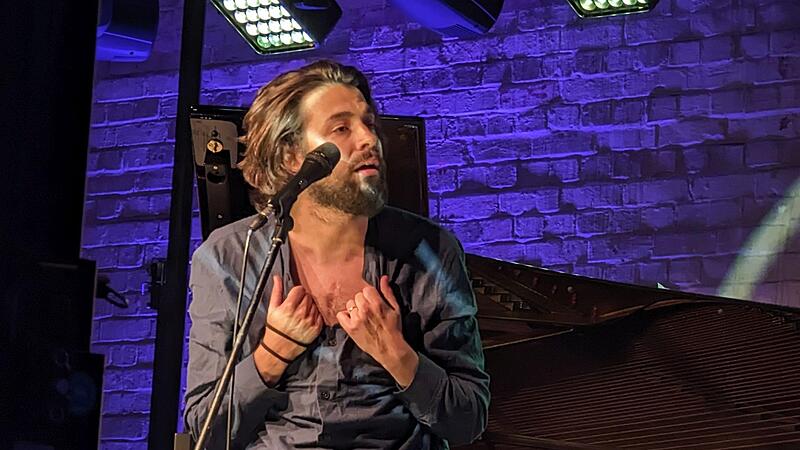 Salvador Sobral in der Alten Pakethalle in Coburg.