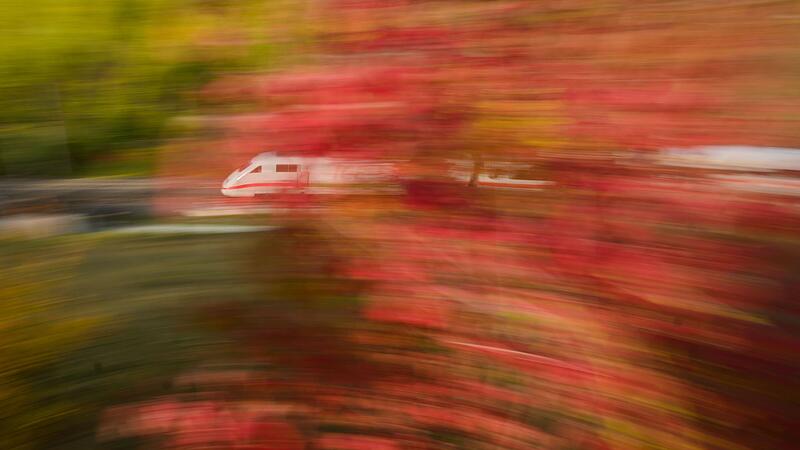 ICE im Herbst