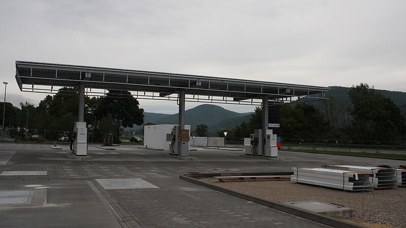 Hier soll zus&auml;tzlich eine so geannnte Dorfladenbox errichtet werden.