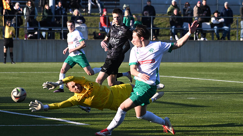 Sport Fu&szlig;ball Saison 2025 / 2026 Bayernliga Nord  25. Spiel am Donnerstag  02.04.2026 Spielort  Neudrossenfeld Sportpark Am Weinberg  Kunstrasenplatz  Beginn 18.00 h  TSV Neudrossenfeld  gegen FSV Stadeln Halbzeitergebnis Marin Hrgota Tugay Akbakla TW