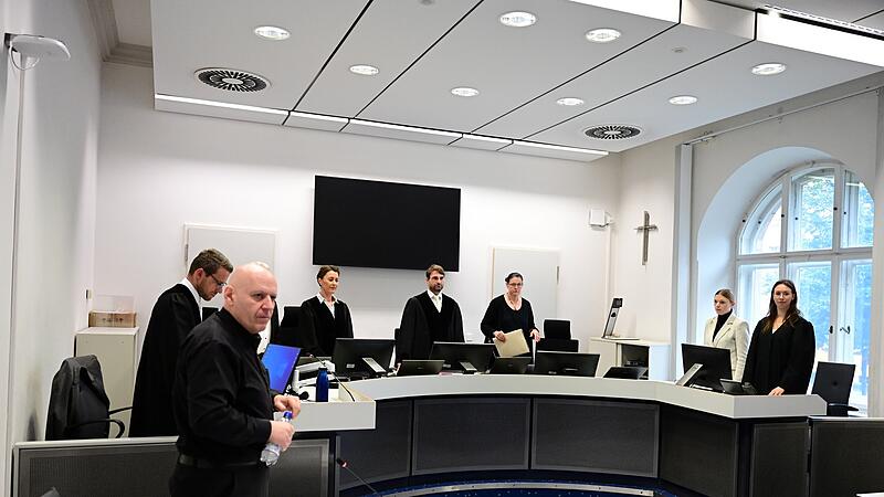 Landgericht Bamberg Fast 300 Kilo Drogen für Strullendorf Die Jugendkammer mit Richterin Ramona Eichelsdörfer und Vorsitzendem Markus Reznik