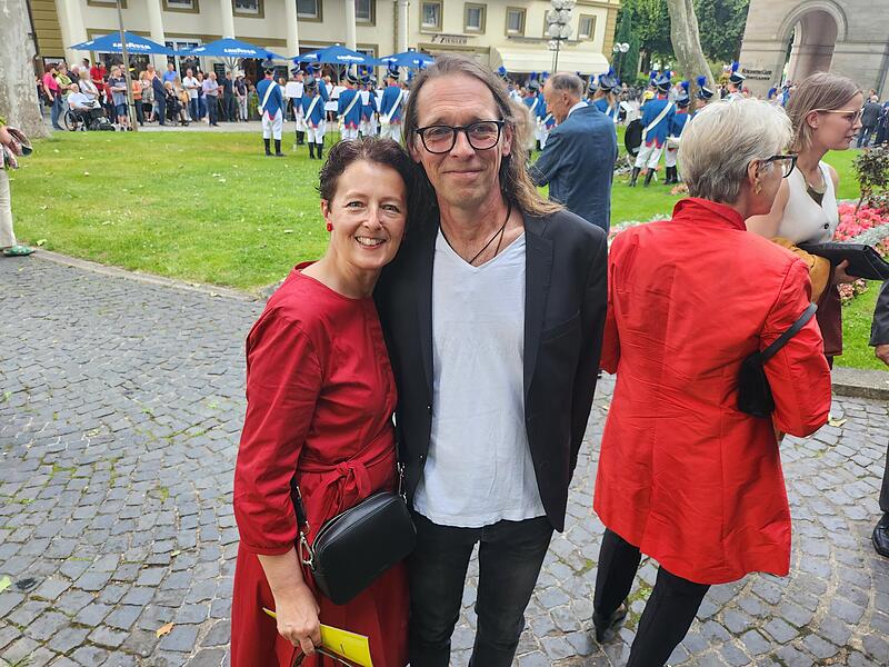Oft wurden Dawn und ihr Mann Christian H&auml;nsch zum Empfang des Kissinger Sommers eingeladen,  doch vor allem Christians H&auml;nsch fr&uuml;herer Beruf als Kneipier der Kultkneipe "Eule" in Bad Kissingen machten die Teilnahme unm&ouml;glich. Jetzt klappte es erstmals - und Dawn H&auml;nsch freute sich besonders auf die Schauspielerin Martina Gedeck.