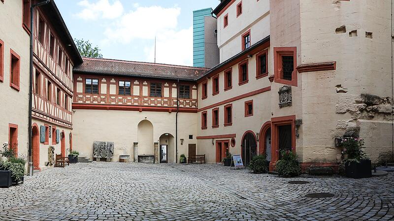 Im Innenhof der Kaiserpfalz findet das erste FOpen-Air statt.Forchheim & Fr&auml;nkische Schweiz