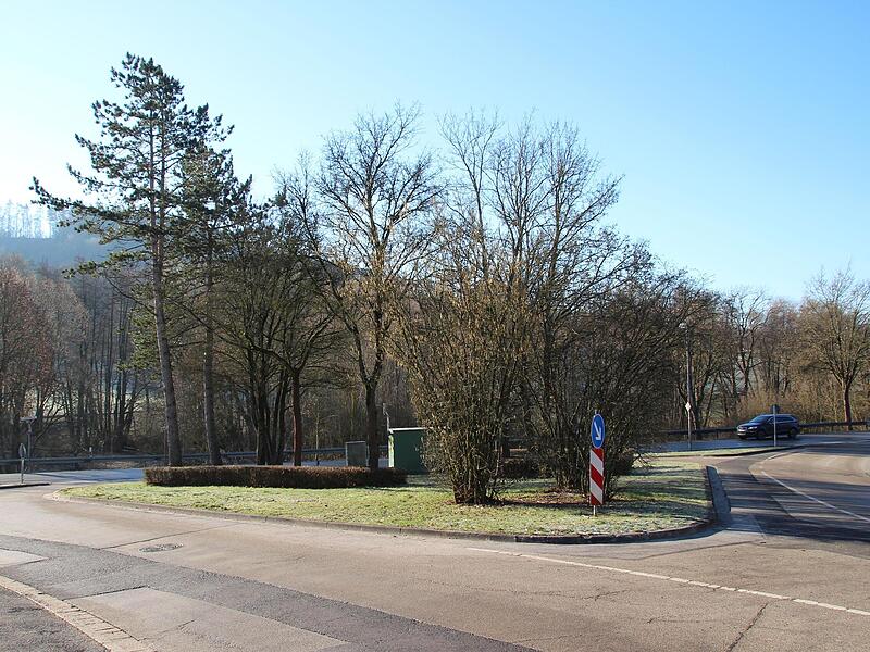 Die Insel in Coburg ist bald reif: Bereits in den kommenden Monaten wird die unübersichtliche Einmündung der Albrecht-Dürer-Straße in die Dr.-Walter-Langer-Straße umgebaut. Die Insel in Coburg ist bald reif: Bereits in den kommenden Monaten wird die unübersichtliche Einmündung der Albrecht-Dürer-Straße in die Dr.-Walter-Langer-Straße umgebaut.