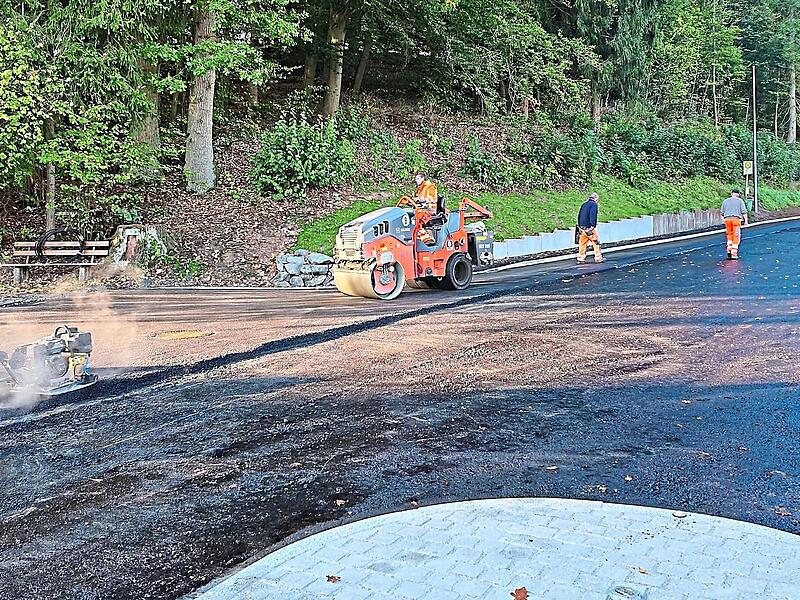 Die Bauarbeiten an der Kreisstraße KU 6 im Bereich Willmersreuth sind auf der Zielgeraden.Landratsamt/Björn Karnstädt Die Bauarbeiten an der Kreisstraße KU 6 im Bereich Willmersreuth sind auf der Zielgeraden.Landratsamt/Björn Karnstädt