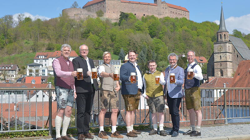 Voller Vorfreude auf die Jubiläumsbierwoche (von links): Thorsten Müller, Regionalverkaufsleiter Kulmbacher Brauerei, Matthias Wuschek, Festwirt Kulmbacher-Ecke, Jürgen Stübinger, Festwirt EKU-Ecke, Felix Glaser, Festwirt Mönchshof-Ecke, Volker Pausch, Festwirt Kapuziner-Ecke, Michael Schmid, Projektleiter Bierwoche bei der Kulmbacher Brauerei und Stefan Popp, Gebietsverkaufsleiter Kulmbacher Brauerei. Voller Vorfreude auf die Jubiläumsbierwoche (von links): Thorsten Müller, Regionalverkaufsleiter Kulmbacher Brauerei, Matthias Wuschek, Festwirt Kulmbacher-Ecke, Jürgen Stübinger, Festwirt EKU-Ecke, Felix Glaser, Festwirt Mönchshof-Ecke, Volker Pausch, Festwirt Kapuziner-Ecke, Michael Schmid, Projektleiter Bierwoche bei der Kulmbacher Brauerei und Stefan Popp, Gebietsverkaufsleiter Kulmbacher Brauerei.