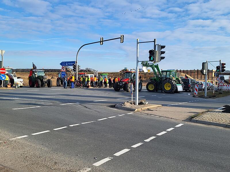 Bauernprotest an den Autobahnauffahrten Höchstadt Ost/Gremsdorf Bauernprotest an den Autobahnauffahrten Höchstadt Ost/Gremsdorf